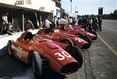 Escena de Ferrari: de las carreras a la inmortalidad