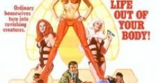 Invasion of the Bee Girls film complet